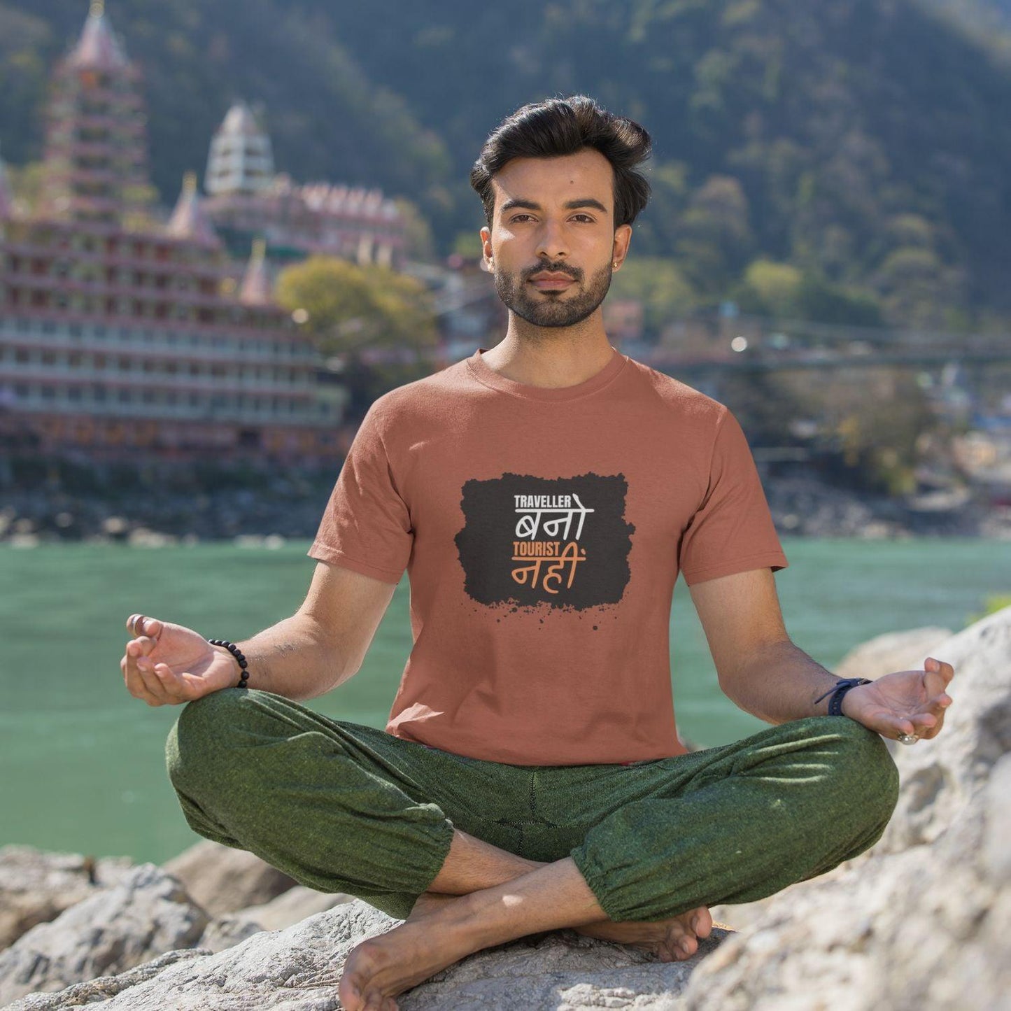 Traveller Bano Tourist Nahi Men's T-shirt by RedBerry Cuddle, made from 100% cotton. It features a bold travel-themed slogan, offering comfort with an adventurous spirit."