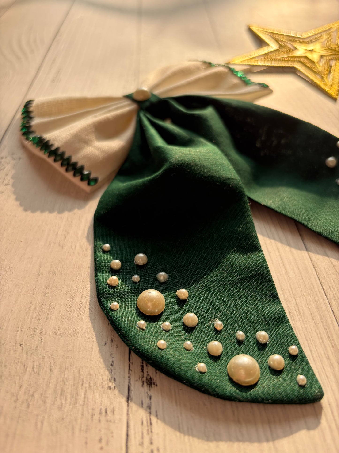 Christmas Elf Midi Tail Hair Bow (Green and White)