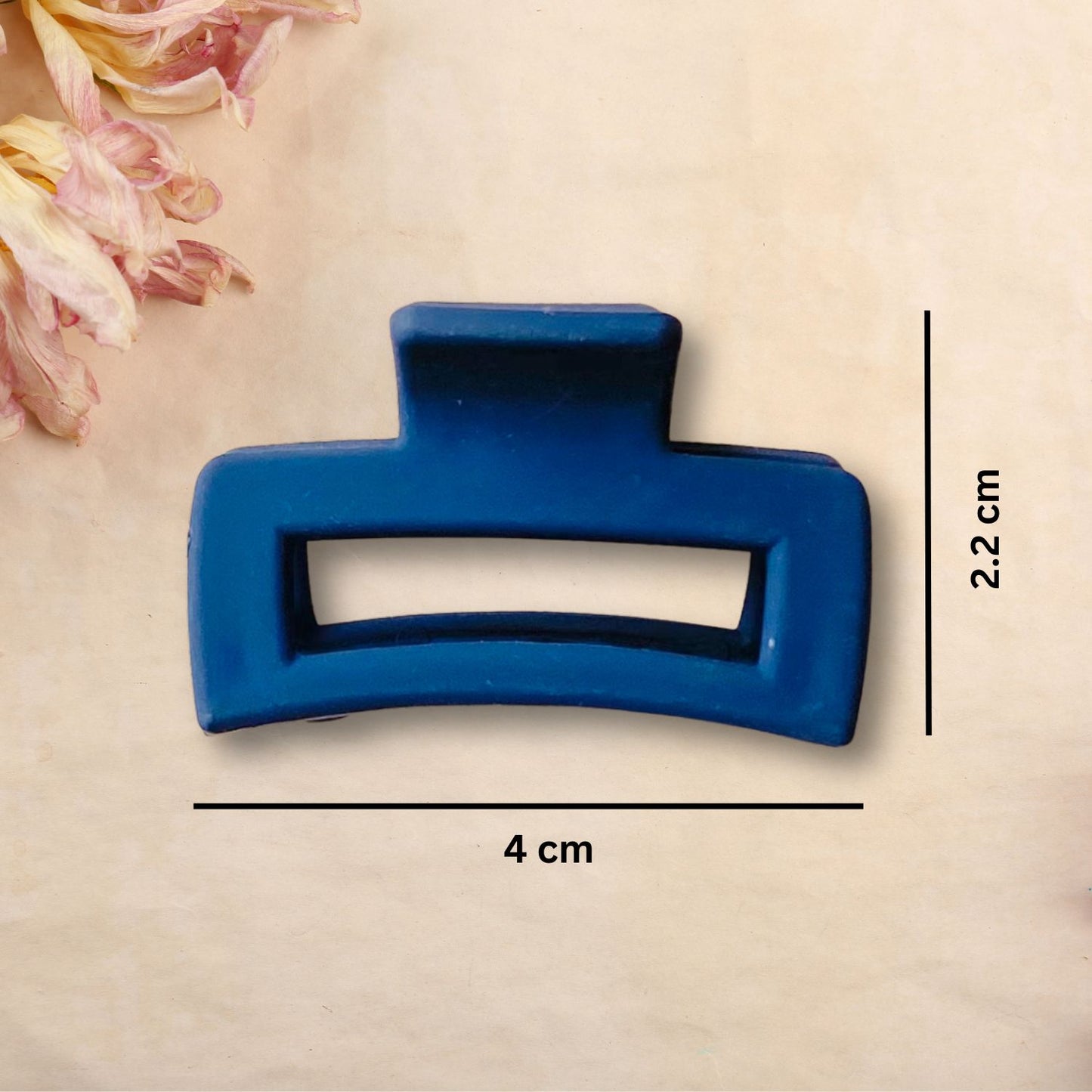 RedBerry Cuddle Mini Claw Clips – Pack of 4 small hair clips in assorted colors, ideal for securing small hair sections or creating stylish updos.