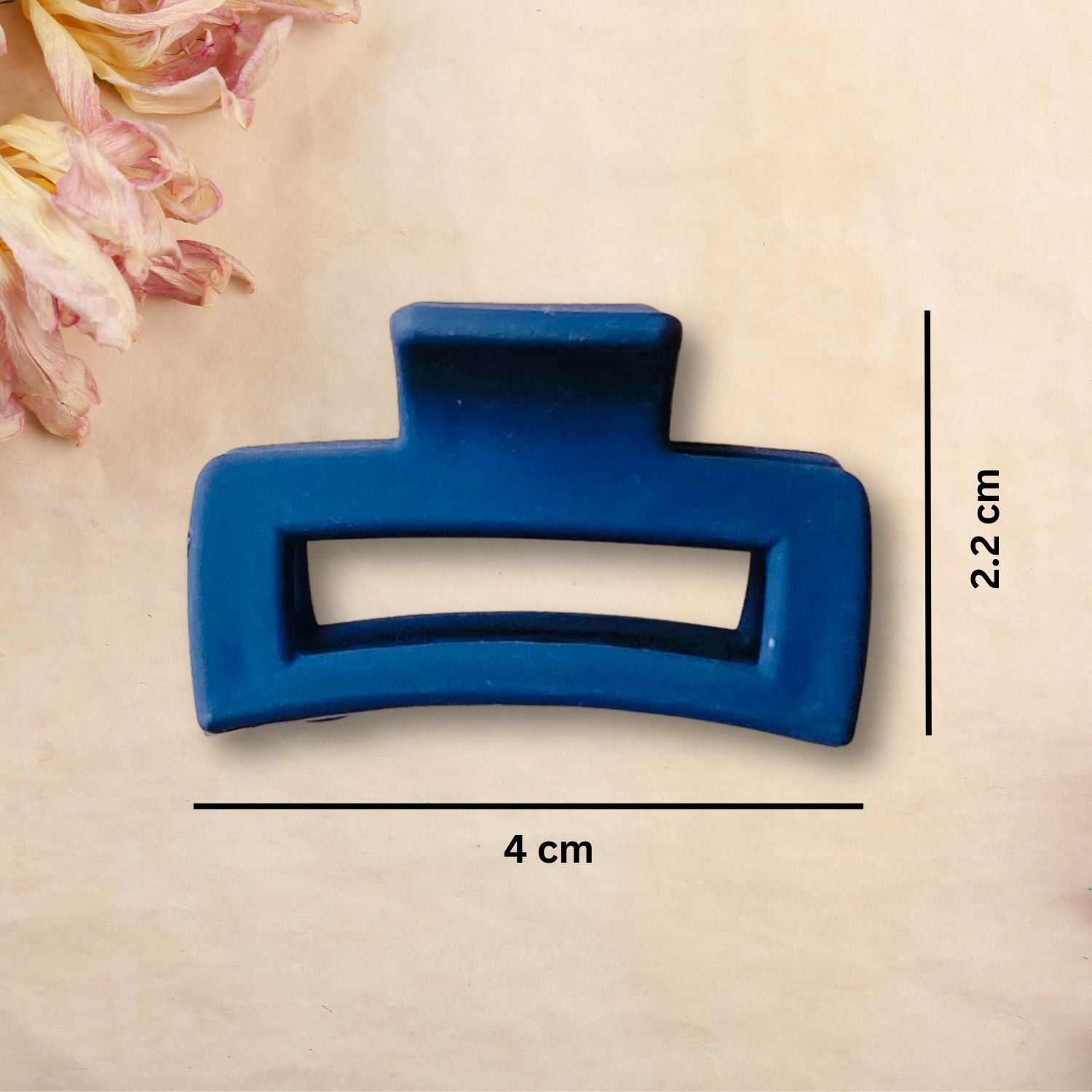 RedBerry Cuddle Mini Claw Clips – Pack of 4 small hair clips in assorted colors, ideal for securing small hair sections or creating stylish updos.